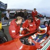 コクピット。1991年、イギリスF3、シルバーストーン。金髪の横顔はミカ・ハッキネン