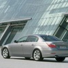 BMW『5シリーズ』に追加---7シリーズと同じエンジン