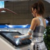 マルチタッチで動く恐竜ロボット「TEサウルス」、タイコエレクトロニクス