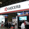 携帯電話端末から惑星探査機のエンジン部品まで、幅広い展示を行う京セラブース 携帯電話端末から惑星探査機のエンジン部品まで、幅広い展示を行う京セラブース