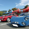 今回の華、アルピーヌM63（左）と、同じくアルピーヌA106ミッレ・ミリア（右）