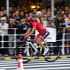 クリテリウムで力走する片山右京選手