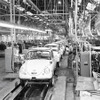 群馬製作所本工場 スバル360の生産ライン（1961年）
