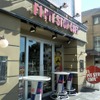 F1公認の“F1 PIT STOP CAFE”は、東京・六本木にある