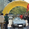 俳優の唐沢寿明さんも4日後のゴール、京都上賀茂神社に向けてスタート。クルマはトヨタ2000GT