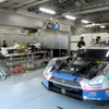 同じガレージ内に、GTマシンとFニッポンマシンが同居