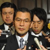 国会内で会見に応じる大畠章宏経産相　撮影＝中島みなみ