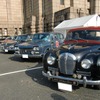 当時日産がノックダウンしていたオースチンA40サマーセットを先頭に日産車が並ぶ