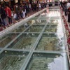 北京路の昔の路面が保存されている