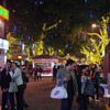 北京路は夜22時を過ぎてもにぎやかだ