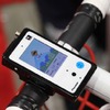 自転車に装着して参考出品されたe-Wellnes対応携帯端末。3G通信機能は備えるが、通話はできず、フィットネス用データの通信のみが利用できる