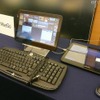 インテルのMeeGoタブレット端末「WebTab」。Qtベースの斬新なユーザーインターフェイスが印象的 インテルのMeeGoタブレット端末「WebTab」。Qtベースの斬新なユーザーインターフェイスが印象的