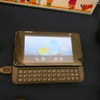 ノキアの最新スマートフォン・N900にMeeGoを実装した事例。パフォーマンスが今後の課題だという ノキアの最新スマートフォン・N900にMeeGoを実装した事例。パフォーマンスが今後の課題だという