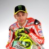 MotoGPを走るバレンティーノ・ロッシとニッキー・ヘイデン