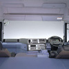 【新型日野『プロフィア』発売】システムキッチンで運転