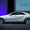 4ドアクーペのCLS、新開発の直噴エンジンを搭載、アイドリングストップ機能などの採用により環境性能を向上させた。
