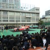 都心の小学校らしく（？）校庭は全天候型