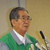 「4月に野菜が枯渇するかもしれない」と、石原都知事（24日・都庁）撮影＝中島みなみ
