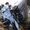 東日本大震災 街には被災したクルマが転がる
