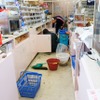 東日本大震災 津波で冠水したコンビニ元気に営業中