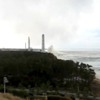 しぶきを上げる津波（動画キャプチャ　動画提供＝東京電力）