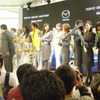 【東京ショー2003速報】マツダブースはどこまでも「Zoom-Zoom」