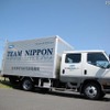 日本原子力研究開発機構のトラック（4月22日撮影） 