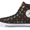 ドットマリオをあしらったクールな靴「CONVERSE × SUPER MARIO BROS.」2011年夏発売 ドットマリオをあしらったクールな靴「CONVERSE × SUPER MARIO BROS.」2011年夏発売