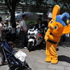 警視庁中央署の交通安全運動（15日・中央区日本橋）