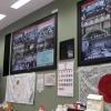 全国の支店や海外から励ましの寄せ書きが送られてくる。（5月30日）