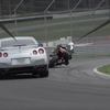 アプリリア、日産 GT-R とサーキット対決［動画］