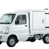 スズキ キャリイ 、低温冷凍車にスライドドアを採用