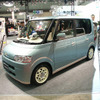 【東京オートサロン'04速報】カーボンの中に塗りこむぞ!!…ダイハツ
