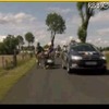 「ツール・ド・フランス」で中継車が選手を跳ね飛ばす事故 倒れたフレチャ選手にフーガーランド選手が乗り上げてしまう