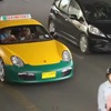 サムスンが新型スマートフォンのPR用に製作したボクスターのタクシー