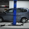 TUNAS DAIHATSU店舗裏にある整備工場のようす