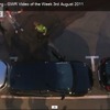 前後の車両との隙間はわずか26cm（動画キャプチャー）