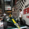 佐藤琢磨のインディカーマシンが汐留に登場 