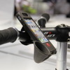 iPhone4を自転車に取り付けるスタンドと音量を増幅させるスピーカーが一体化した「Horn Bike」（2980円）