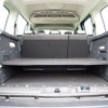 荷室のトノカバーは2段階に高さ調整可能。これは下の位置にした状態。便利だ