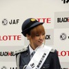 秋の全国交通安全運動のPRイベントに制服姿で登場した福見友子・南明奈・永里亜紗乃。東名道・海老名SA（20日）