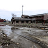 地盤沈下により広範囲で水が上がってきている。東日本大震災発生から5か月、石巻市南浜町付近