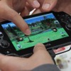 ドコモブースではPSVitaの実機展示やデープランを説明  　