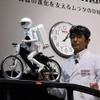 同社の技術PR用として一躍有名になった自転車型ロボット「ムラタセイサク君」