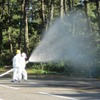 初日の散水は環境管理棟の南側駐車場で実施された