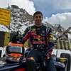 ヒマラヤ山脈のカルドゥン・ラ峠（標高5600m）に出現したレッドブルF1