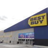 アメリカ国内だけでなく、海外にも展開する家電量販店「BEST BUY」はカー用品を販売することでも知られる。写真はフロリダモール前の店舗