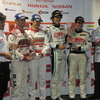 2011年SUPER GTのチャンピオンたち。左からGT500王者の大駅監督、クインタレッリ、柳田、GT300王者の谷口、番場、大橋監督。