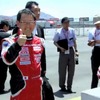 トヨタカムリの米国CMで850psのNASCARマシンを操る豊田章男社長