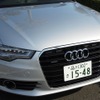 オプションのLEDヘッドライトを装着する。
